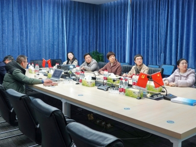 海宁市政协主席周红霞莅临w66集团科技走访调研